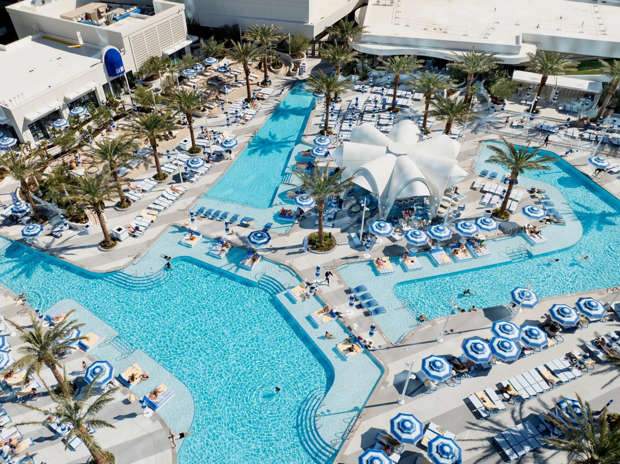 Fontainebleau Λας Βέγκας Εξωτερικό φωτογραφία The pool at the Wynn